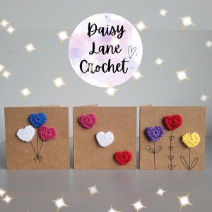 Paquete de 3 tarjetas de felicitación de crochet hechas a mano con forma de corazón, de 3,5" cuadradas, con sobres y en blanco en el interior