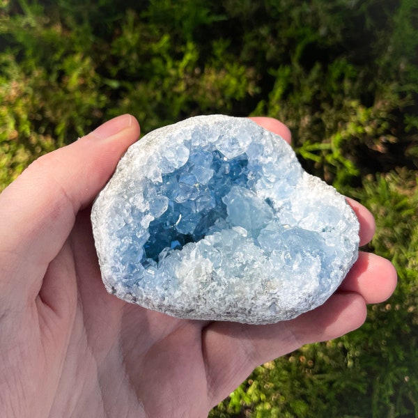 KALIFANO Raw AAA+ Celestite Crystal Cluster Geode - Natural Celestine Stone - Reiki Celestita with Healing Effects (Information Card)