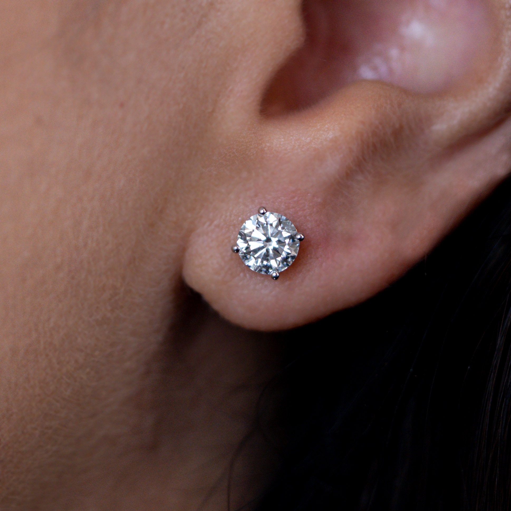 Affordable Platinum Diamond Stud Earrings (1 Ctw)
