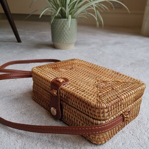Square wicker bag hotsell