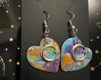 Boucles d'oreilles à crochet spirituelles colorées faites à la main en pâte polymère, cadeau cadeau, bijoux alternatifs uniques