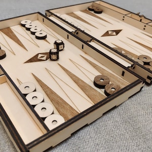 Backgammon Brett mit Würfeln und Zubehör - SVG Datei für den Lasercutter
