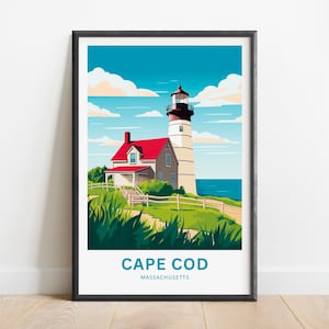 Puede incluir: Una ilustración enmarcada de un faro con techo rojo y paredes blancas, sobre un fondo de cielo azul con nubes blancas. El faro está en una colina cubierta de hierba con un camino que conduce hasta él. El texto "CAPE COD MASSACHUSETTS" está en la parte inferior de la imagen.