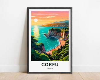 Può includere: Un'illustrazione colorata di una vista panoramica di Corfù, Grecia. L'immagine mostra una costa rocciosa con un mare blu turchese, una spiaggia di sabbia e alberi verdi lussureggianti. Il cielo è di un arancione e rosa vibrante, con un sole bianco che splende in lontananza. Il testo "CORFU" e "GREECE" è stampato sotto l'immagine.