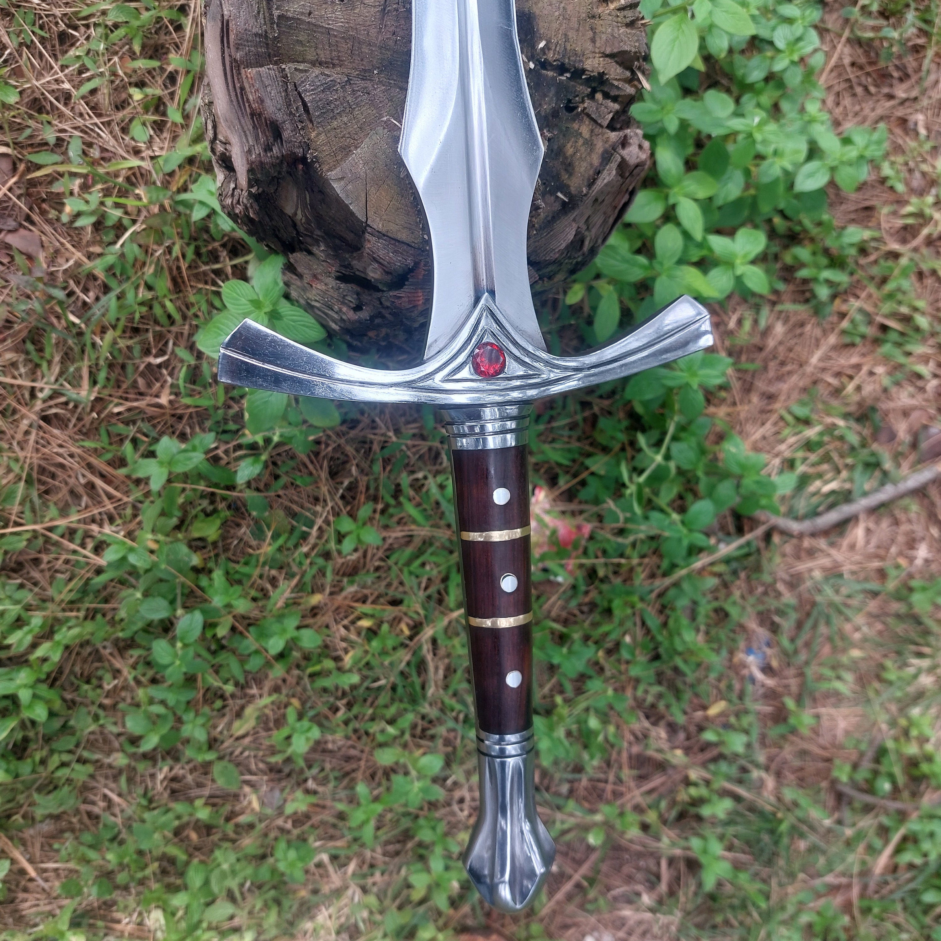 Viking Legacy 30 Full Tang Carbon Steel Survival Sword A Modern Masterpiece of Strength and