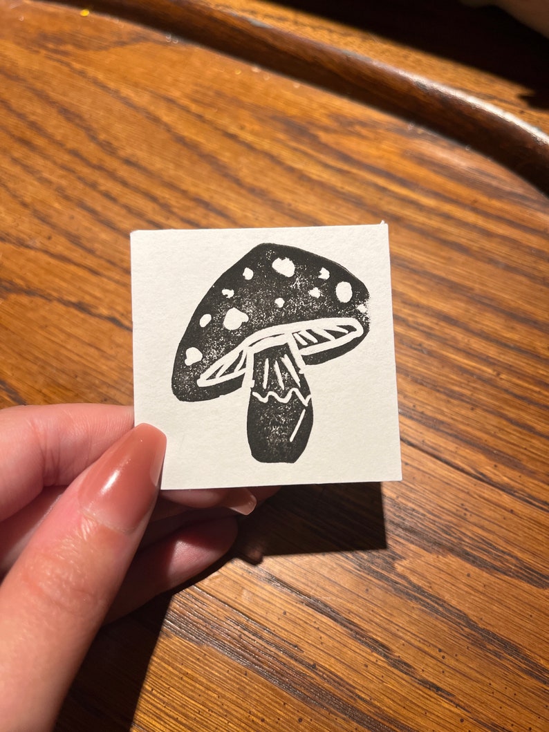 Tiny Mushroom Linocut Print zdjęcie 2