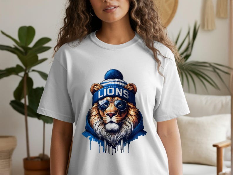 Cool Lion Graphic T-Shirt, Hipster Lion with Glasses, Urban Style Animal Tee, Casual Streetwear, Men's and Women's Sizes Available