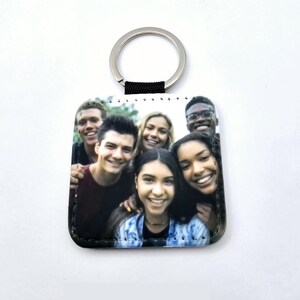 Photo Square Keychain single-Sided | Customizable Keepsake, Unique Gift for Friends & Family, Personalized Memory Accessory