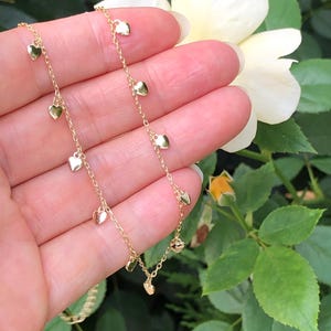 Gargantilla de corazón de 3 mm en plata de ley 925 bañada en oro. Collar con dije de corazón colgante. Gargantilla de corazón delicado y sencillo de 32-39 cm.