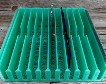 The Sarabi V2 - Lay Flat Dog Grooming Scissor Holder | Holds 11 Scissors 2 Combs |
