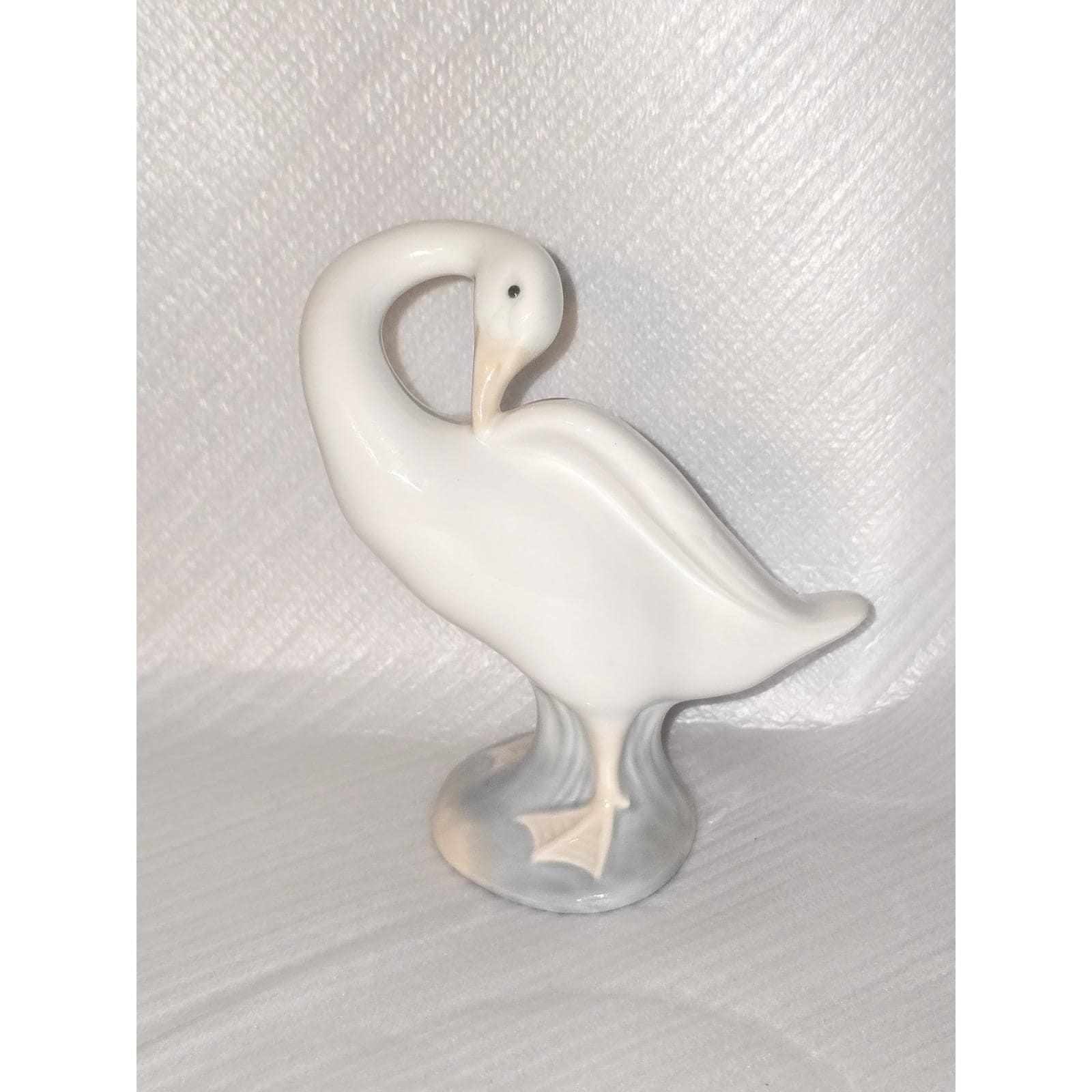 リヤドロ 白鳥の置物 羽繕い スペイン製 手作り 磁器 鳥の像 - Etsy 日本
