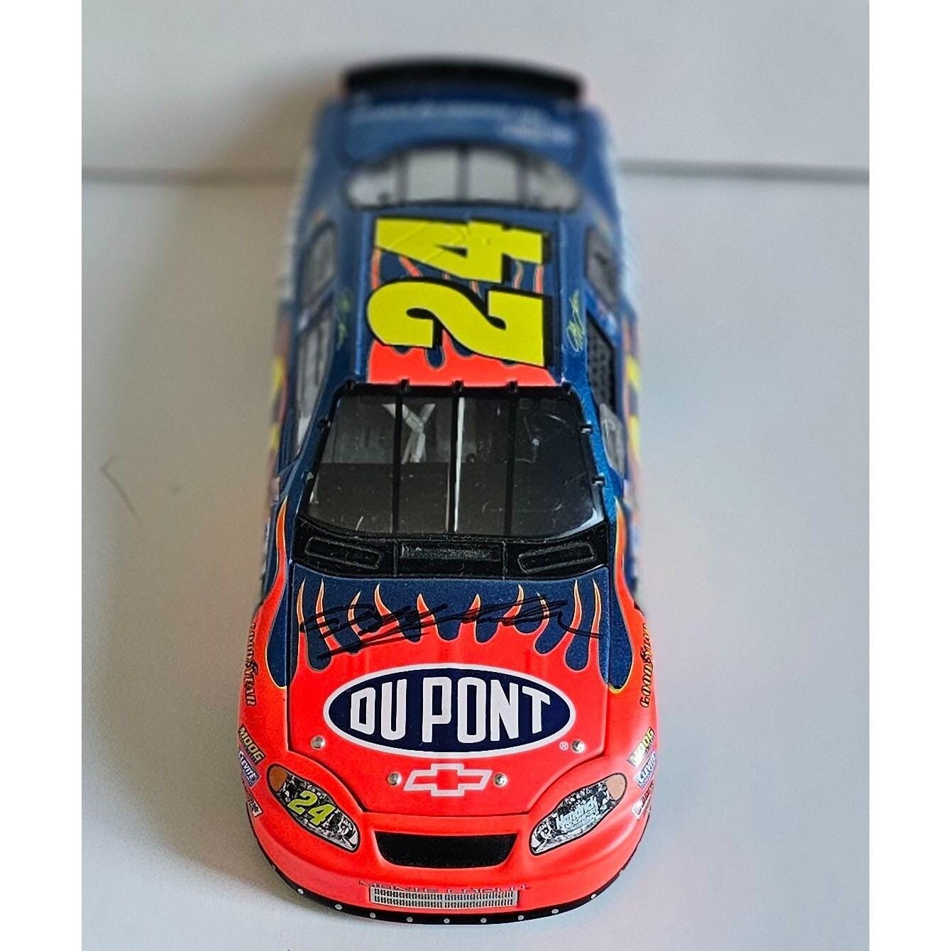 NASCAR 1:24 Diecast. Jeff Gordon 2004 Chevy Monte Carlo #24 Dupont