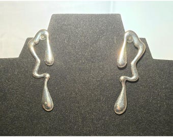 Conjunto de pendientes colgantes abstractos de plata modernistas y broche en espiral.