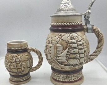 Ensemble de chopes à bière et chopes en verre Avon Sailing Ship en céramique, 1977