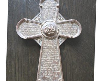 Cruz decorativa de pared vintage con el Salmo 23 - Resina imitación bronce Decoración cristiana para el hogar