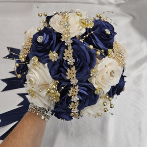 Azul marino con champán Quinceañera-Dulce ramo número 16