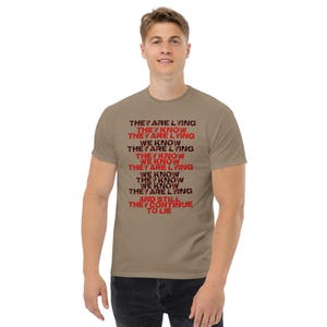 Lying - T-shirt Classique Unisexe - Style Cool, Confort Optimal, Idéal pour Tous, 100% Coton, Taille S-XXL, Cadeau Parfait & Mode Casual