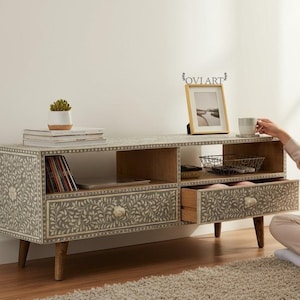 Mobile TV con intarsi in osso, consolle marocchina, mobili indiani fatti a mano