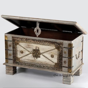 Boho Style Wooden Chest,Blanket Box,Large Wooden Storage Trunk, Wooden Brass Fitted Farmhouse Trunk