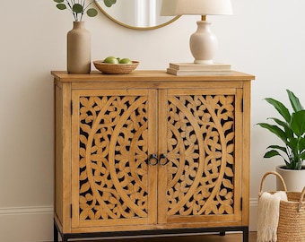 Mueble de madera tallado a mano: Cómoda con detalles florales de mandala de Boohoo