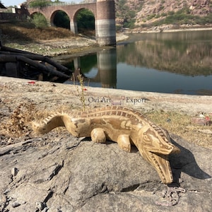 Wooden Carved Crocodile, Home Decor Crocodile,Aligator figurine / Statuette / Statue |Vintage wood, Modern Home Decoration