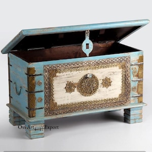 Wooden Brass Fitted Farmhouse Trunk,Blanket Box,Large Wooden Storage Trunk