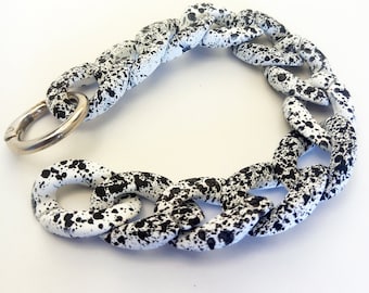 This lightweight chain bracelet