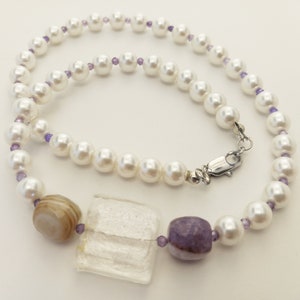 Imitation pearl necklace with glass bead and natural stone beads insert