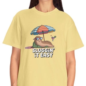 Sluggin It Easy T-Shirt, Funny Slug Beach Vacation Tee, Relaxing Summer T Shirt, Cute Animal Shirt, Tropical Holiday Top, Graphic Tee