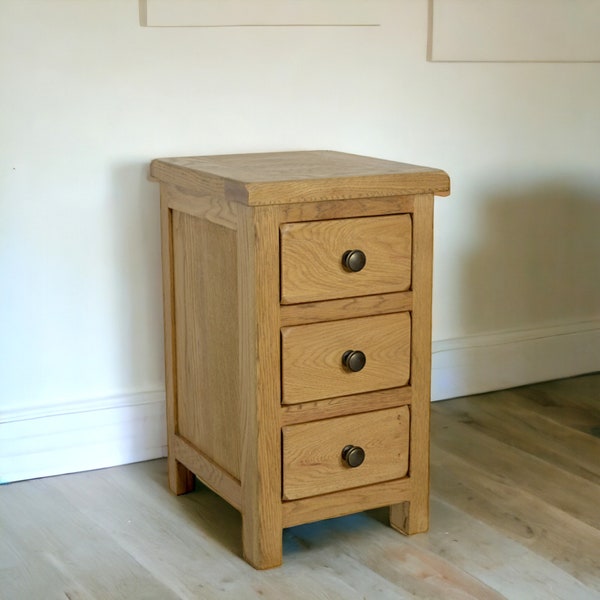 GROFurniture Solid Oak Bedside Cabinet, Side Table for Bedroom , 3 Drawer Nightstand, Real Oak Bedside Table