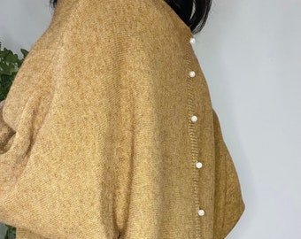 Made in Italy Women Pearl Back Button Soft Knit Jumper Sweater - Camel Colour. One size 8-14