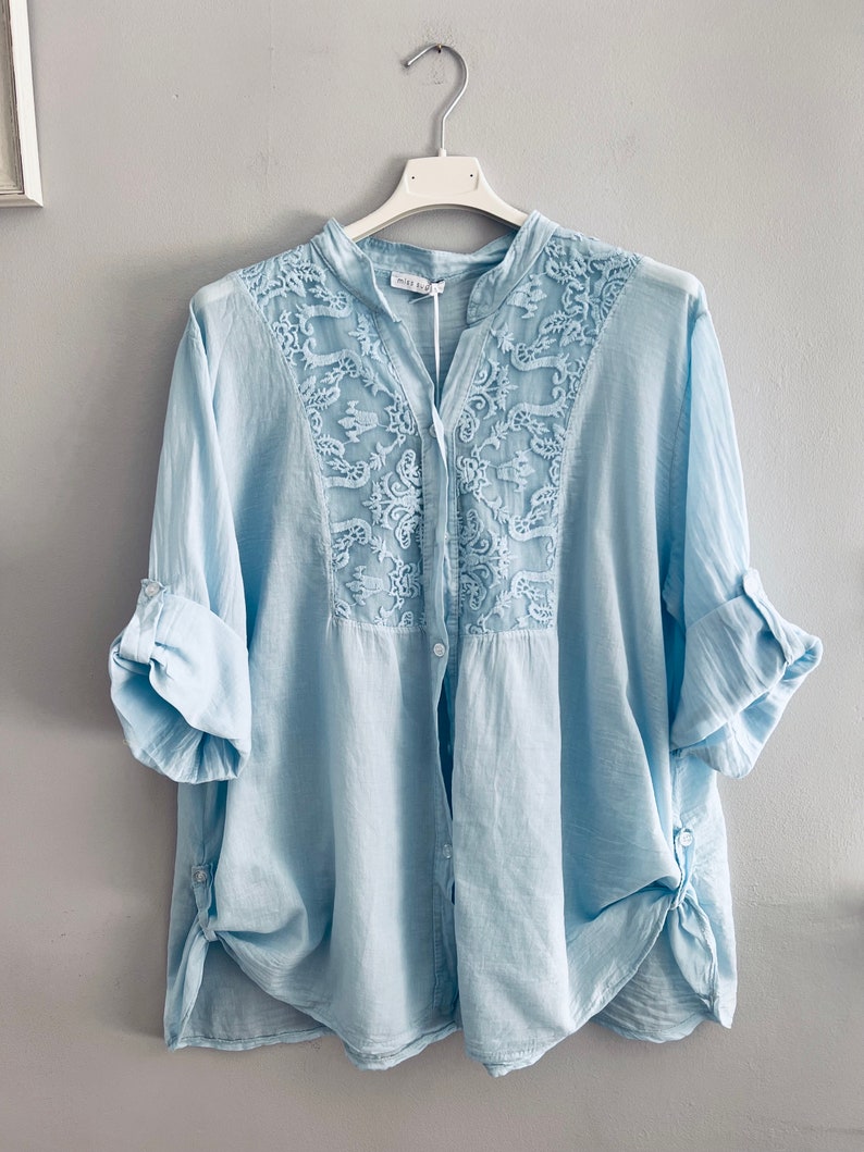 Women Opaque Printed Casual Cotton Buttoned Top main image 0