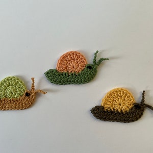 3 colorful snails, set of crocheted patches, crochet application, large selection of colors, color requests possible Mix 3