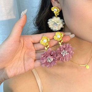 Lovely Designer Heidi Klum Vintage Clover Necklace