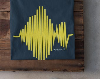 Drum & Bass Liquid  DnB Soundwave Tee Dubstep | Bassline Audio Producer DJ 90s Raver T-shirt
