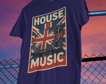 Union Jack Turntable T-Shirt: Retro UK Music Lover Tee