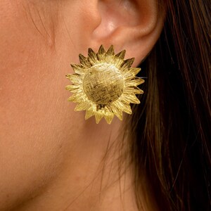 Orecchini a bottone con girasole in argento placcato oro 14