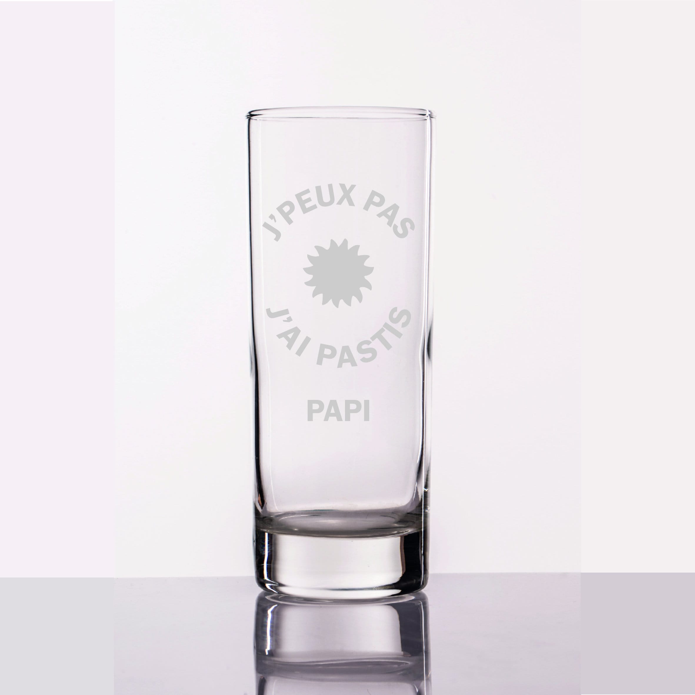 4 verres de bar à Pastis, verres Ricard des années 60, le marquage du verre  indique la quantité de Ricard à verser dans le verre -  France