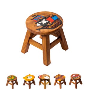 Hochwertiger Kinderhocker
Stuhl für Kinder
Kinderstuhl aus Holz
Handgeschnitzter Hocker
Trittleiter Kinder
Tritthocker Holz