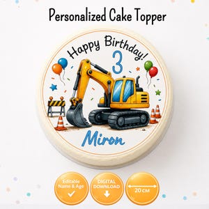 Può includere: Un topper per torta rotondo e personalizzato con un escavatore giallo, il testo Happy Birthday, il numero 3 e il nome Miron. Il design include palloncini colorati, coni stradali e una barriera. Misura 20 cm di diametro.