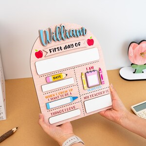 Cartello personalizzato per il primo giorno di scuola, cartello per il ritorno a scuola, cartello per il primo giorno di scuola materna, cartello per il primo e l'ultimo giorno di scuola (accessorio fotografico) immagine 4