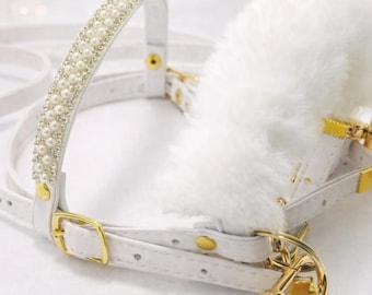 Brida de filete blanco brillante, detalles dorados, diamantes de piel