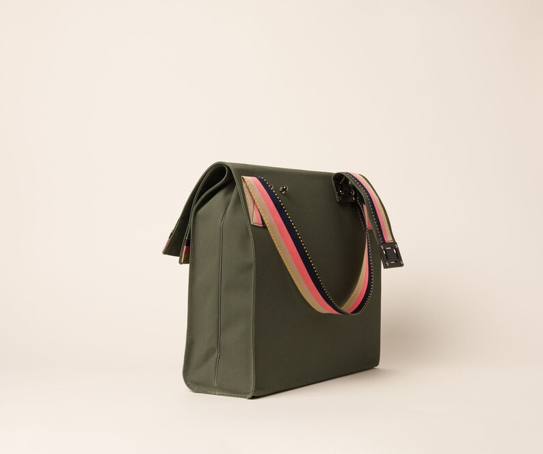 Chic and feminine bicycle bag Citadelle Khaki and Pink image 3