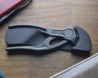 Low-Profile Carbon Fiber Knipex Cobra XS Sheath