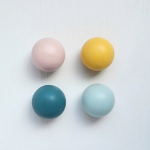 Kids colorful round cabinet knobs I Yellow, pink, mint, turquoise handles for nursery, bedroom