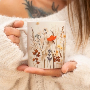 Tazza con fiori pressati, tazza da caffè Boho Wildflowers Cottagecore, amante del giardino fiorito, regalo per lei, botanico, natura floreale primaverile
