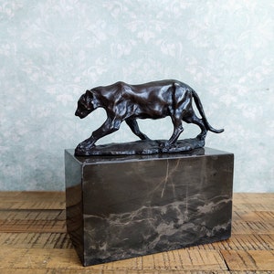 statue Panther