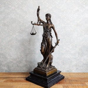 Lady Justice Bronze sculpture on Marble Justitia Statue Goddess Antique style Justizia Justicia Noble Figure Sculpture Gift for Lawyer