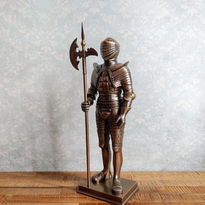 Italian Knight Armor Statue: Medieval Halberd Warrior