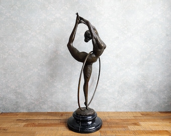Tänzerin mit Reifen BRONZE SCULPTURE rhythmische Gymnastik und Tanz Bronzestatue eine anmutige junge Tänzerin Skulptur